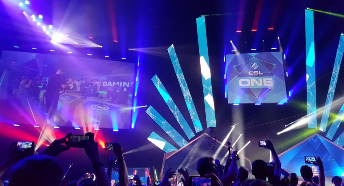 A cheeky picture of SK Gaming before they collected the trophy on stage.